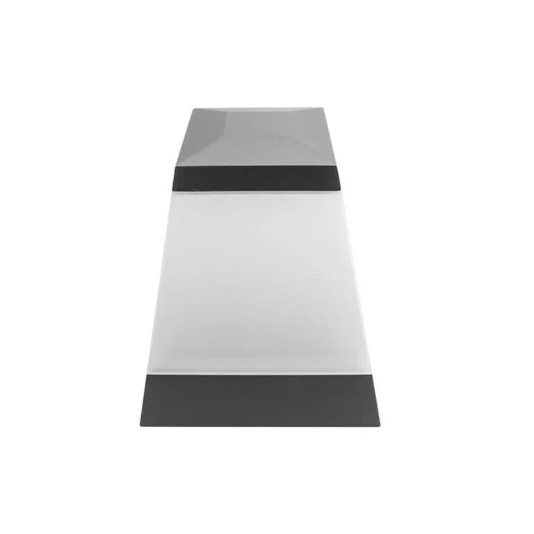 Luminario tipo bolardo base E27, 15 Watts máx, óptica 180°, de sobreponer, policarbonato difuso anti-reflejante aluminio acabado gris obscuro no incluye lámpara, 85-265V ca, protección IP54