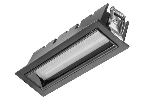 Lampara de techo LED tipo flood, blanco cálido, 10 Watts, óptica de 120°, de empotrar, aluminio acabado negro,  85-277V ca, protección IP20