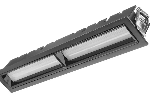 Lampara de techo LED tipo flood, blanco neutro, 20 Watts, óptica de 120°, de empotrar, aluminio acabado negro,  85-277V ca, protección IP20